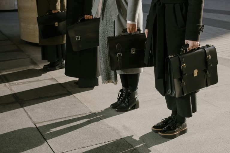 Exploring the Ethical Challenges in Modern Corporate Careers